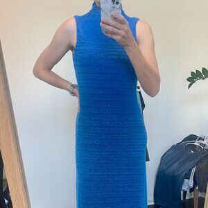 Blue Wintery Long Sleeveless Dress